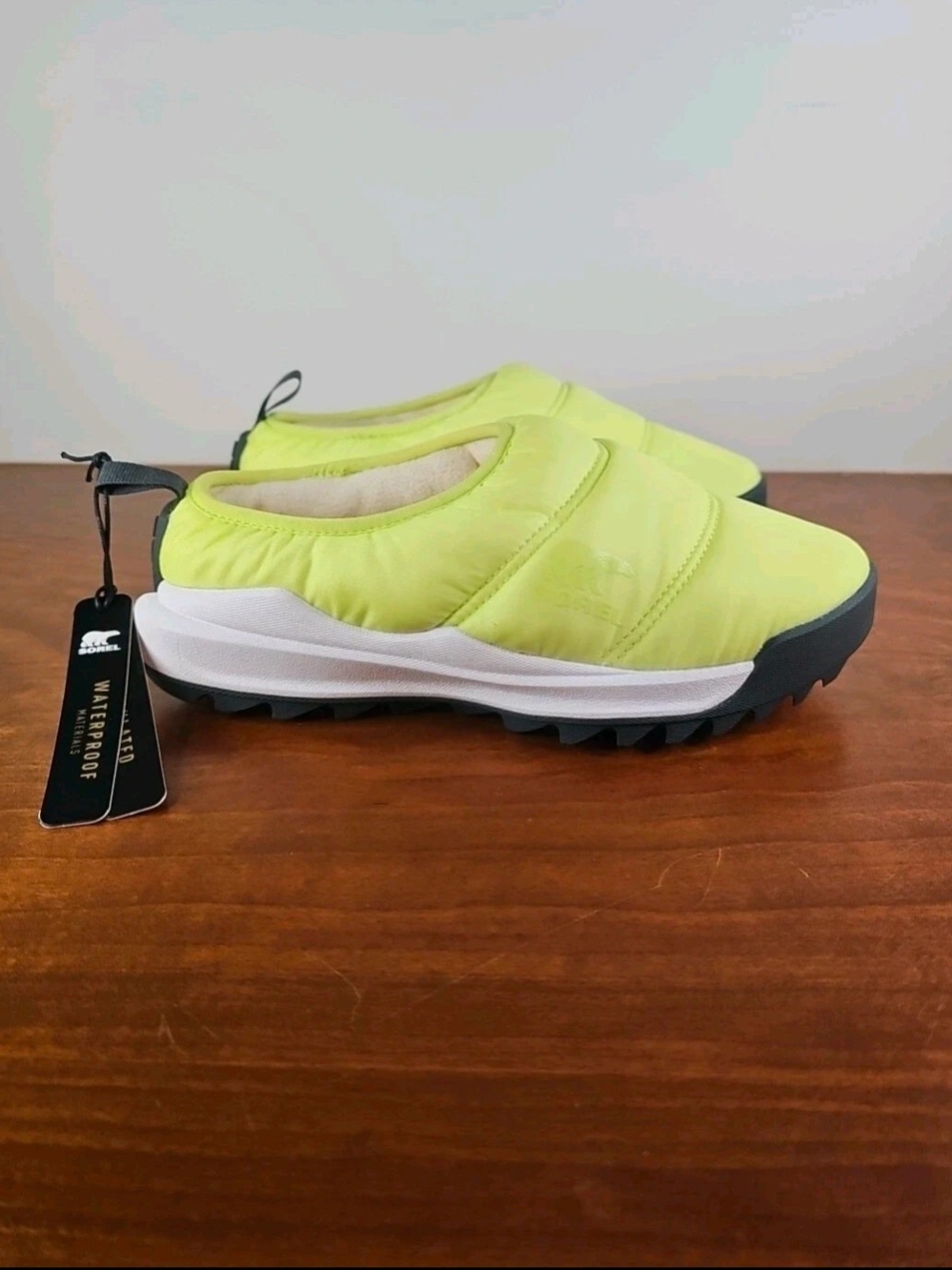 Sorel Ona RMX Puffy Slip On Mule Neon Women's Sz 6